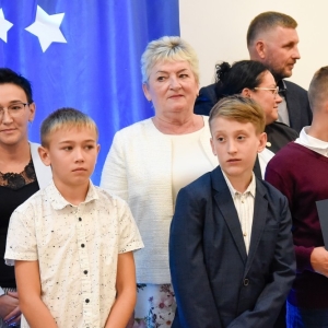 25.09.24-stypendia-gminy-chojnow_116.jpg