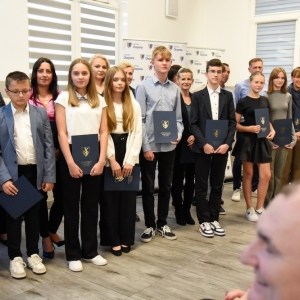 25.09.24-stypendia-gminy-chojnow_155.jpg