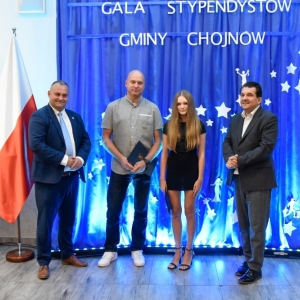 25.09.24-stypendia-gminy-chojnow_159.jpg