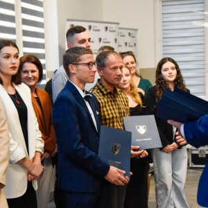 25.09.24-stypendia-gminy-chojnow_175.jpg