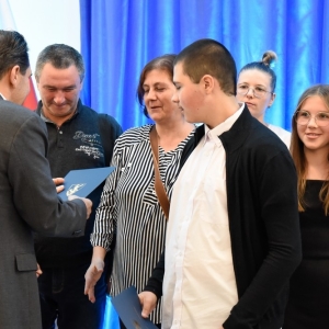 25.09.24-stypendia-gminy-chojnow_34.jpg