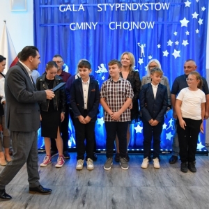 25.09.24-stypendia-gminy-chojnow_42.jpg