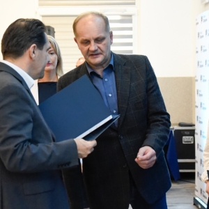 25.09.24-stypendia-gminy-chojnow_61.jpg