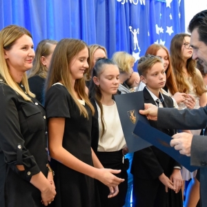 25.09.24-stypendia-gminy-chojnow_71.jpg