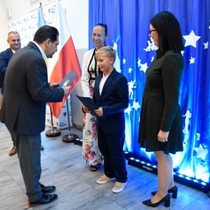 25.09.24-stypendia-gminy-chojnow_82.jpg