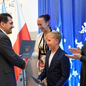 25.09.24-stypendia-gminy-chojnow_83.jpg