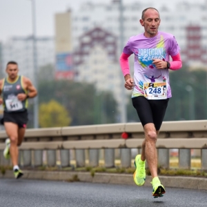 06.10.24-polmaraton-legnica_18.jpg