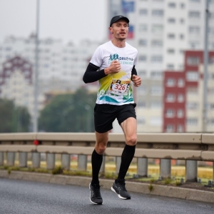 06.10.24-polmaraton-legnica_9.jpg