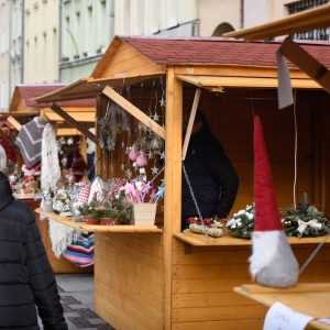 07.12.24-UBIERANIE-CHOINKI-JARMARK-ZLOTORYJA-FOT-BS_140.jpg