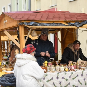 07.12.24-UBIERANIE-CHOINKI-JARMARK-ZLOTORYJA-FOT-BS_168.jpg