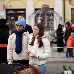 07.12.24-UBIERANIE-CHOINKI-JARMARK-ZLOTORYJA-FOT-BS_17.jpg