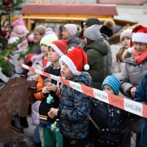 07.12.24-UBIERANIE-CHOINKI-JARMARK-ZLOTORYJA-FOT-BS_65.jpg