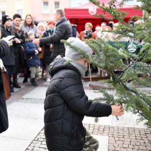 07.12.24-UBIERANIE-CHOINKI-JARMARK-ZLOTORYJA-FOT-BS_90.jpg