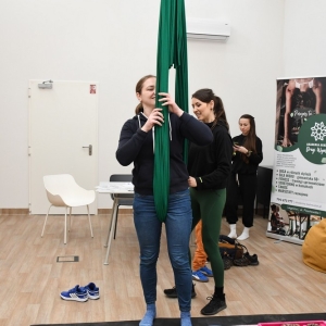 kobieta-w-centrum-fot-ewajak157.JPG