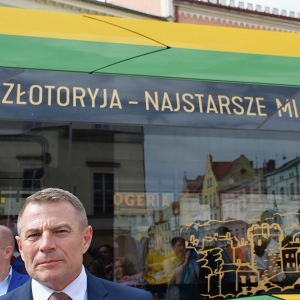 autobusy-zlotoryja-fot-zjak40.JPG