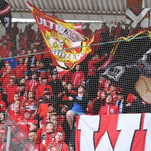 kibice-zl-widzew-fot-ewajak192.JPG