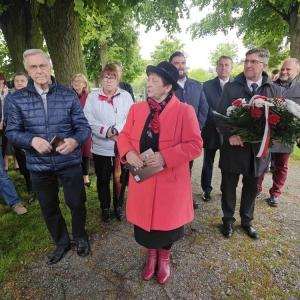 tablica-poswiecona-Pionierom-Osadnictwa-fot-jagoda-balicka06.jpg