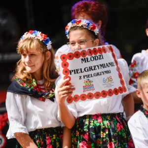30-biesiada-kresowa-pielgrzymka-korowod-rozpoczecie-fot-BS_101.jpg