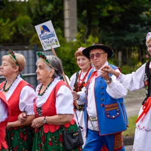 30-biesiada-kresowa-pielgrzymka-korowod-rozpoczecie-fot-BS_36.jpg