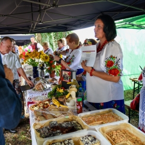 30-biesiada-kresowa-pielgrzymka-stoiska-komisja-nagrody-fot-BS_139.jpg