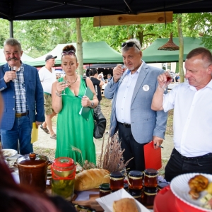 30-biesiada-kresowa-pielgrzymka-stoiska-komisja-nagrody-fot-BS_152.jpg