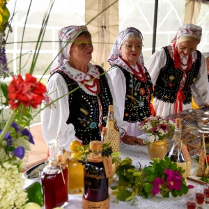 30-biesiada-kresowa-pielgrzymka-stoiska-komisja-nagrody-fot-BS_153.jpg