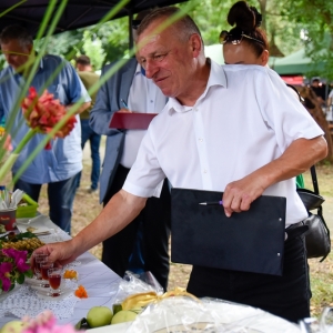30-biesiada-kresowa-pielgrzymka-stoiska-komisja-nagrody-fot-BS_154.jpg