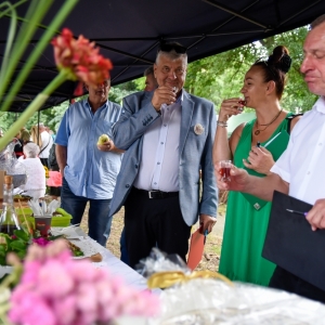 30-biesiada-kresowa-pielgrzymka-stoiska-komisja-nagrody-fot-BS_156.jpg