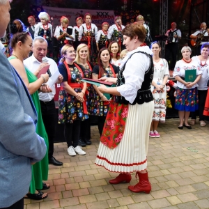 30-biesiada-kresowa-pielgrzymka-stoiska-komisja-nagrody-fot-BS_187.jpg