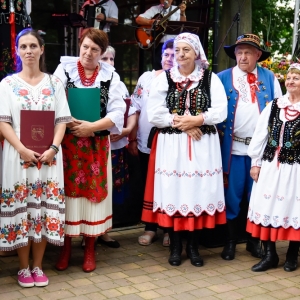 30-biesiada-kresowa-pielgrzymka-stoiska-komisja-nagrody-fot-BS_189.jpg