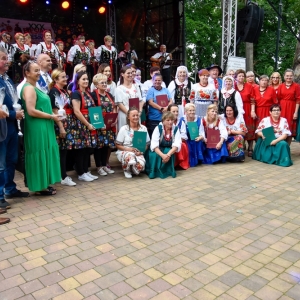 30-biesiada-kresowa-pielgrzymka-stoiska-komisja-nagrody-fot-BS_193.jpg