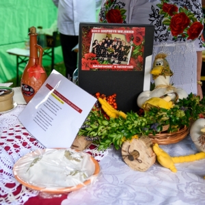 30-biesiada-kresowa-pielgrzymka-stoiska-komisja-nagrody-fot-BS_32.jpg