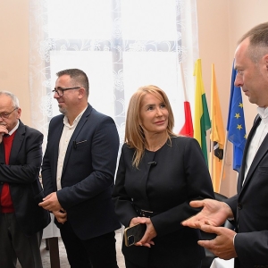 biuro-poselskie-fot-zjak15.JPG