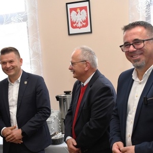 biuro-poselskie-fot-zjak42.JPG