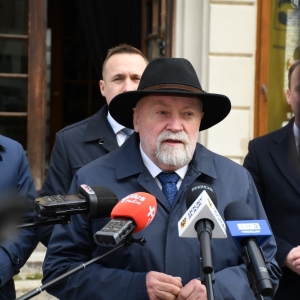 konferencja-fot-ewajak011.JPG