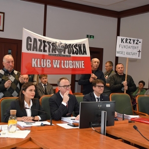 awantura-o-krzyze-fot-ewajak060.JPG
