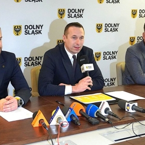 dolny-slask-na-torach-fot-UM001  a.jpg