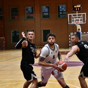 basket_legnica_wilki_zary_fot_dawid_soltys09.JPG