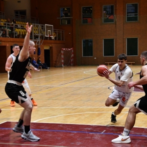 basket_legnica_wilki_zary_fot_dawid_soltys24.JPG