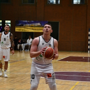 basket_legnica_mkk_gniezno_fot_dawid_soltys097.JPG