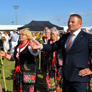 dozynki-mecinka-fot-ewajak300.jpg
