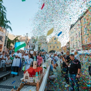 rekord-piernika-fot-UM -jawor100.jpg